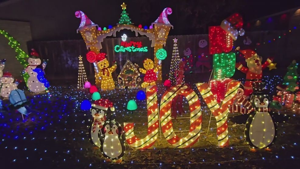 Image for story: SHARE your holiday lights and Christmas photos